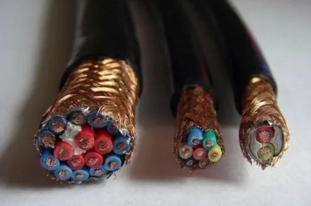 創(chuàng)建良好的運(yùn)行環(huán)境避免電纜絕緣加速老化和損壞.jpg 創(chuàng)建良好的運(yùn)行環(huán)境避免電纜絕緣加速老化和損壞.jpg